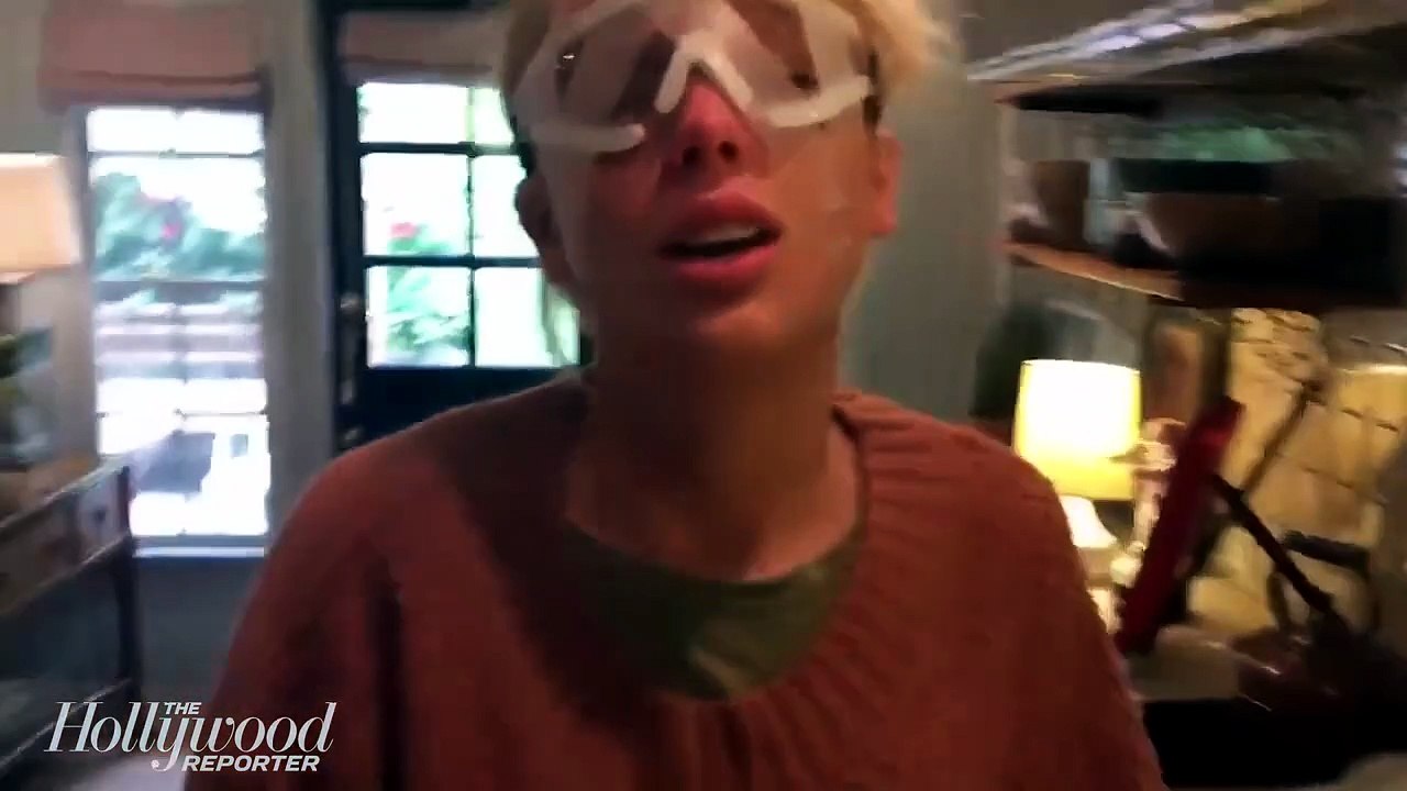 Post-Surgery Taylor Swift Brought to Tears After Picking the Wrong Banana | THR News [Full Movie]