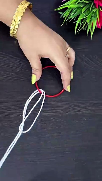 DIY...Bangle Toran - Woolen Door Hanging Home Decor Ideas #diy #craft #homedec