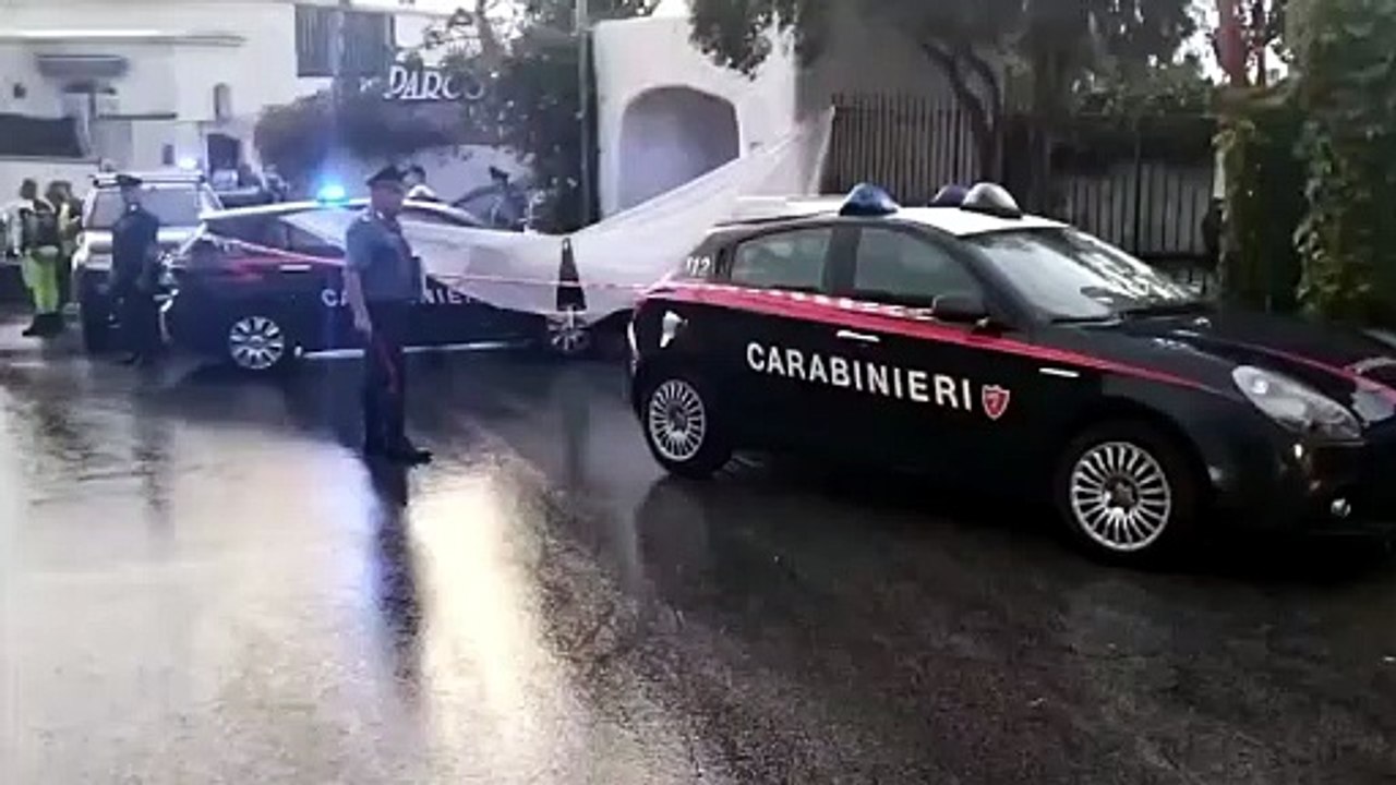 Ischia, sparatoria a Forio: uomo uccide il compagno e la madre della ex. Poi si suicida