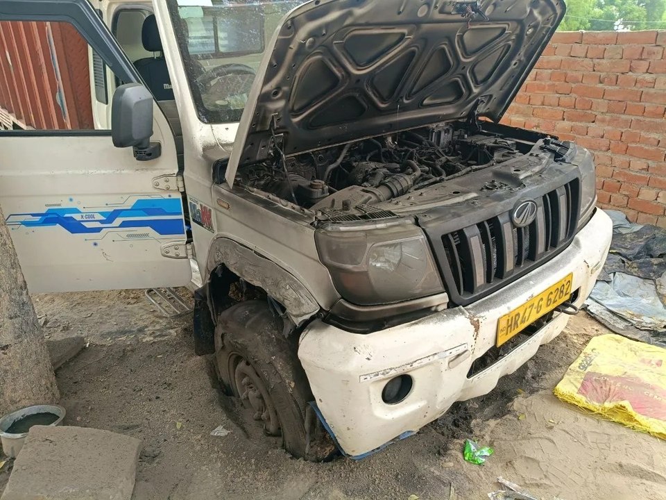 Rajasthan: सब्जी मंडी में टूटा 11 KV का हाईटेंशन तार, पिकअप जलकर राख
