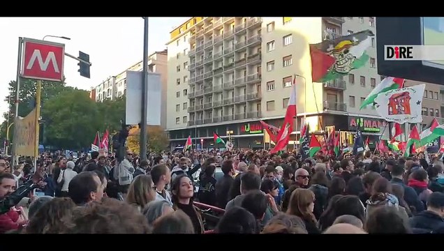 A Milano le proteste per Gaza in piazzale Loreto