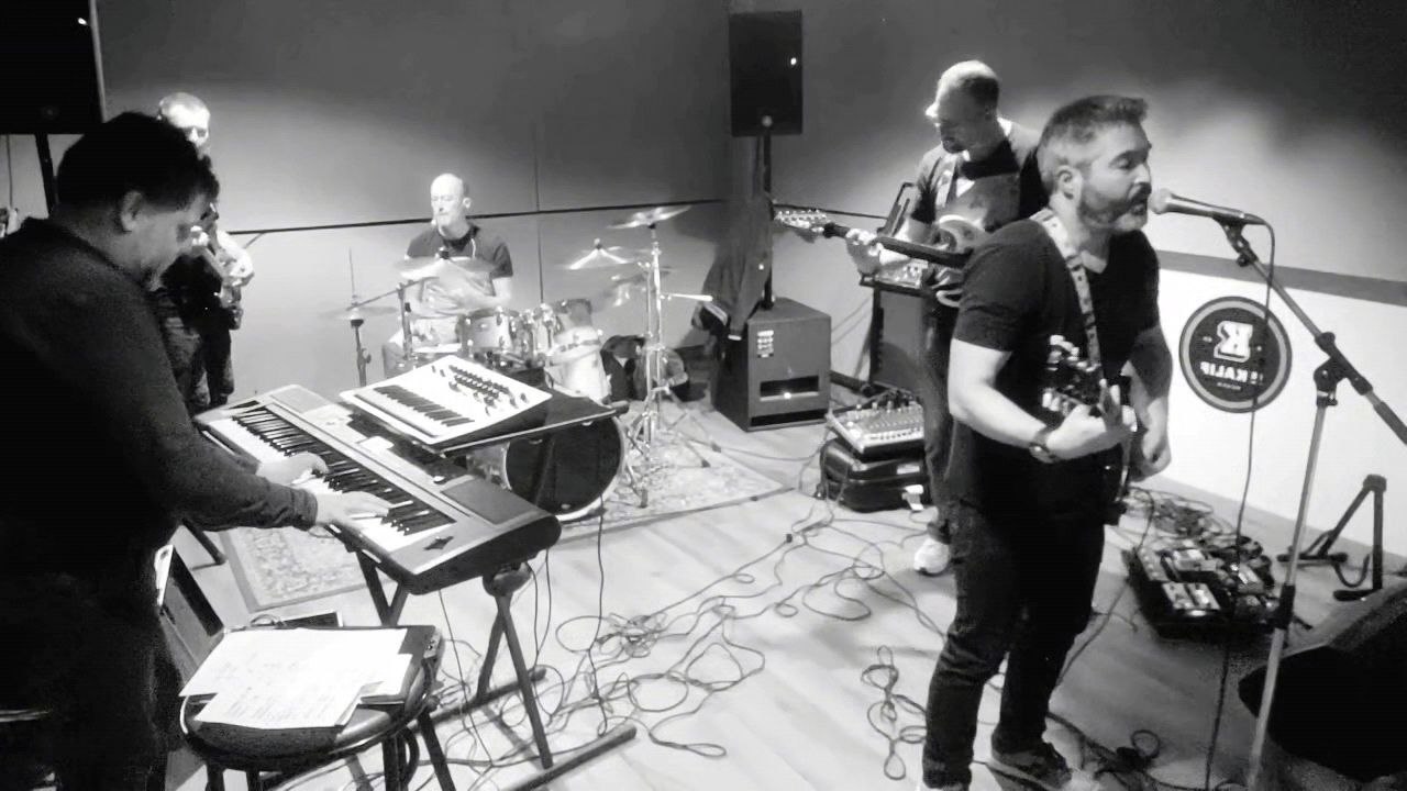Medley... Live In The Shade