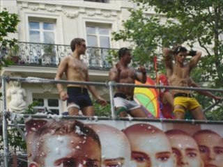 Gay pride 2008 paris vs Dégénération