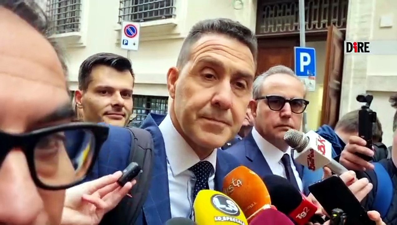 Vannacci: "La fiducia al Governo? Come il credito dato alla moglie: non è che divorzi se cucina la trippa che non ti piace"