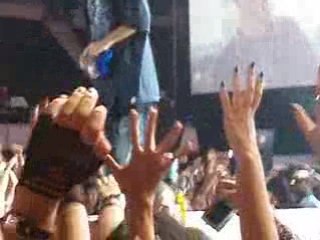 Tokio Hotel - Barcelona 27/06/08 - the end, water & towels