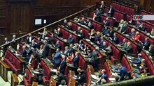 Dl sicurezza, in apertura della seduta i deputati dell'opposizione cantano 'Bella ciao'