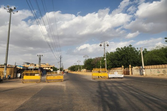Jaisalmer: भीषण गर्मी से झुलसा जैसलमेर, पारा 43 डिग्री पर पहुंचा