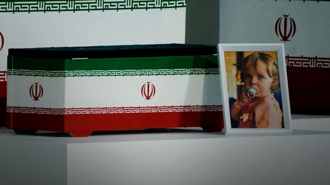 Khamenei Funeral: 14 महीने की बच्ची का ताबूत… खामेनेई के जनाजे की इस भावुक तस्वीर ने सबको रुलाया