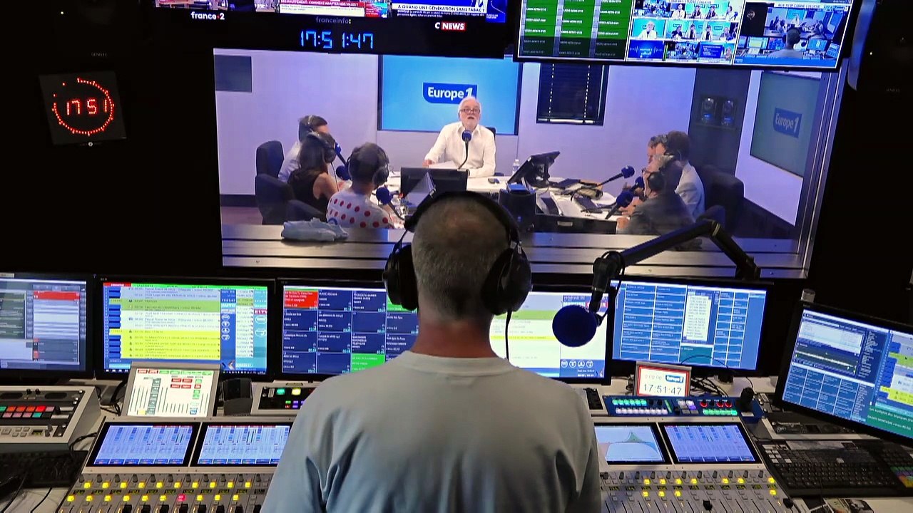 Pascal Praud clôture la saison en entonnant a c...