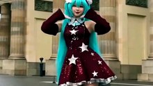 Hatsune Miku Sings Around the World! Brandenburg Gate, Eiffel Tower & Golden Pavilion 🌍🎤✨