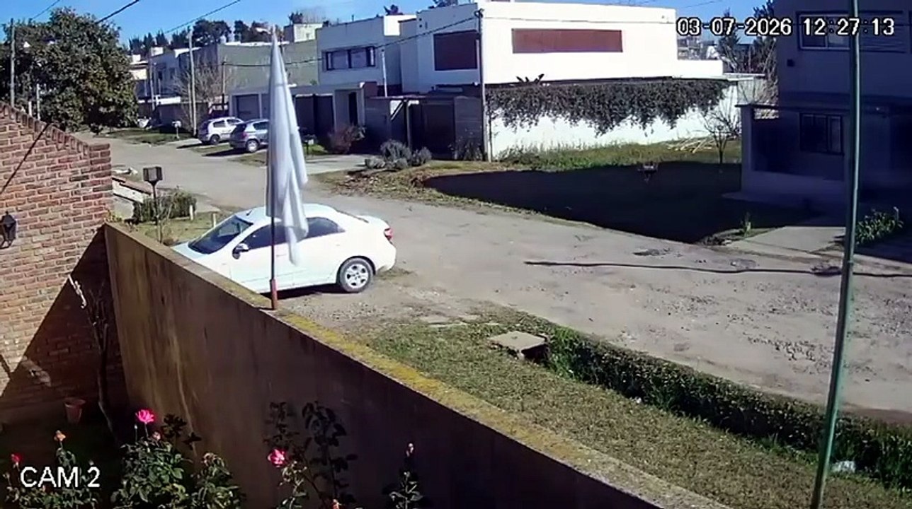 "En muletas", lo atraparon intentando robar en una casa de La Plata