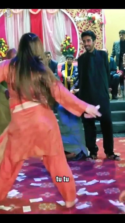 The Moment She Became the Main Character 💃🔥Long nak da uto lak patla#ChahatBaloch# Bollywood#DancePerformance#SStudio 5