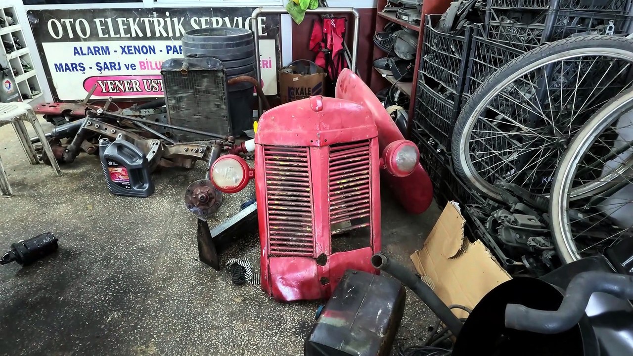 Güney Kutbuna Giden İlk Araç Massey Ferguson T20 1950 Model Traktörü Topluyor Ölüyü Dirilten Usta
