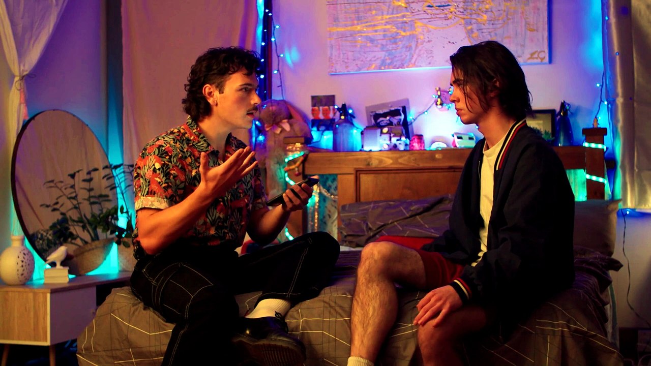 Single, Out S2 eps 5