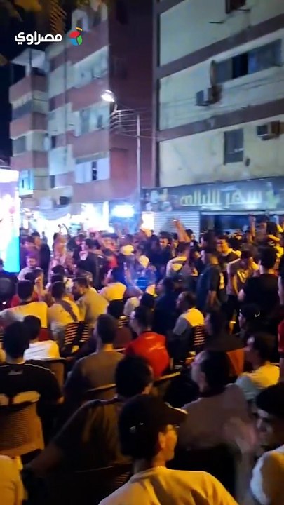"مفيش نوم الليلة".. فرحة جنونية لجماهير أسيوط بعد صعود منتخب مصر لدور الـ16