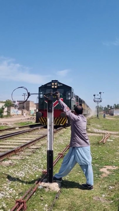 Driver take a token ring with ful speed
