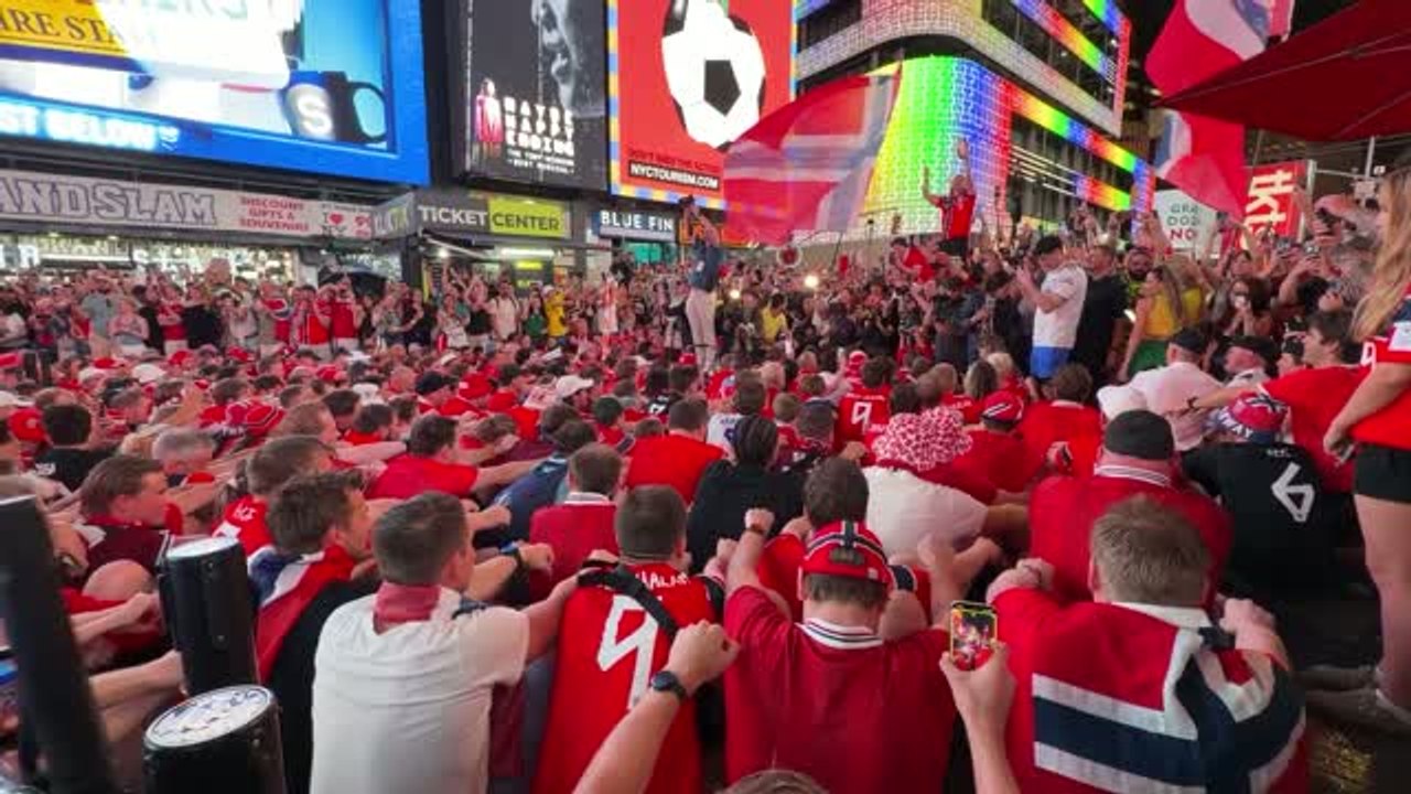 Norvège - Un "Viking row" géant à Times Square