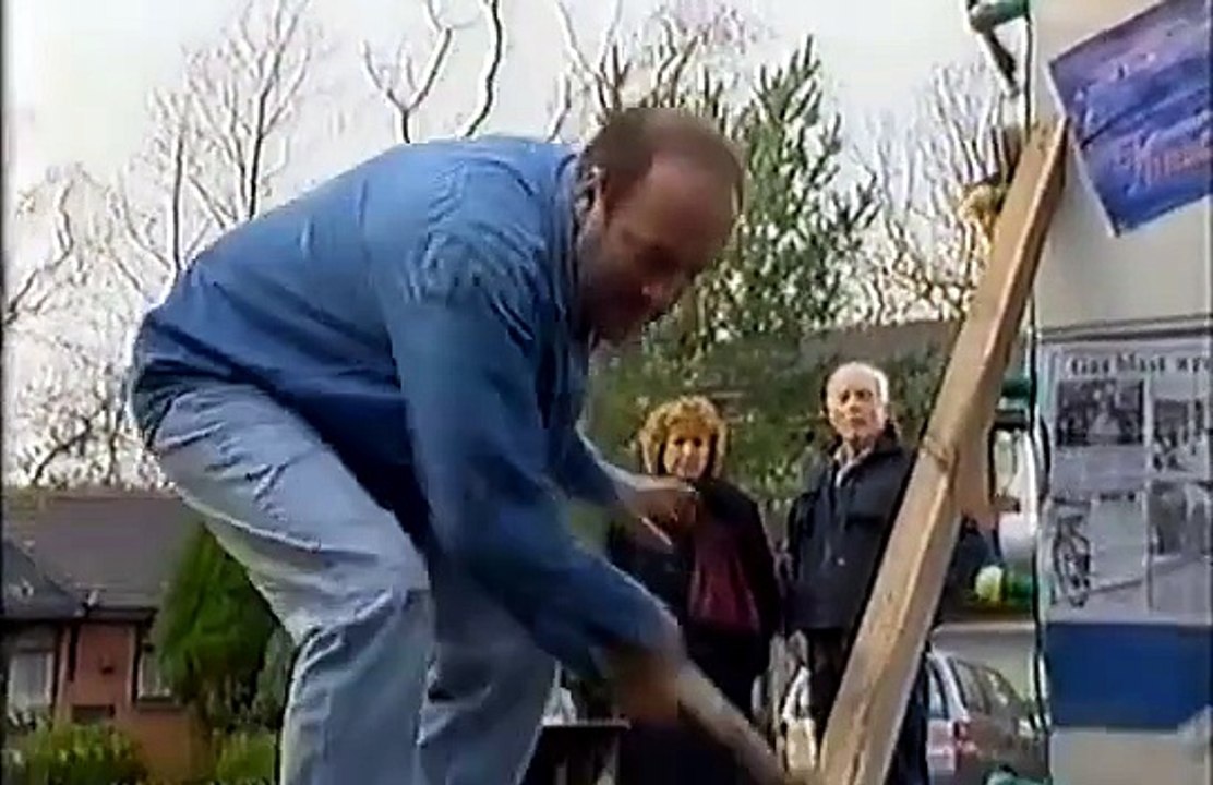BROOKESIDE 2000 -E2325 - Brookside and other TV Classics