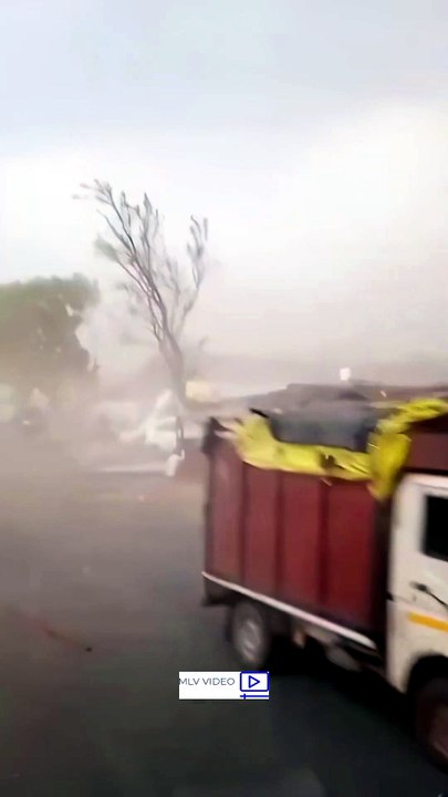 A crazy dust storm hit