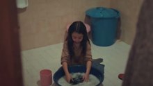 Melek está traumatizada