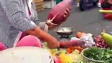 Cutting banana flowers for food