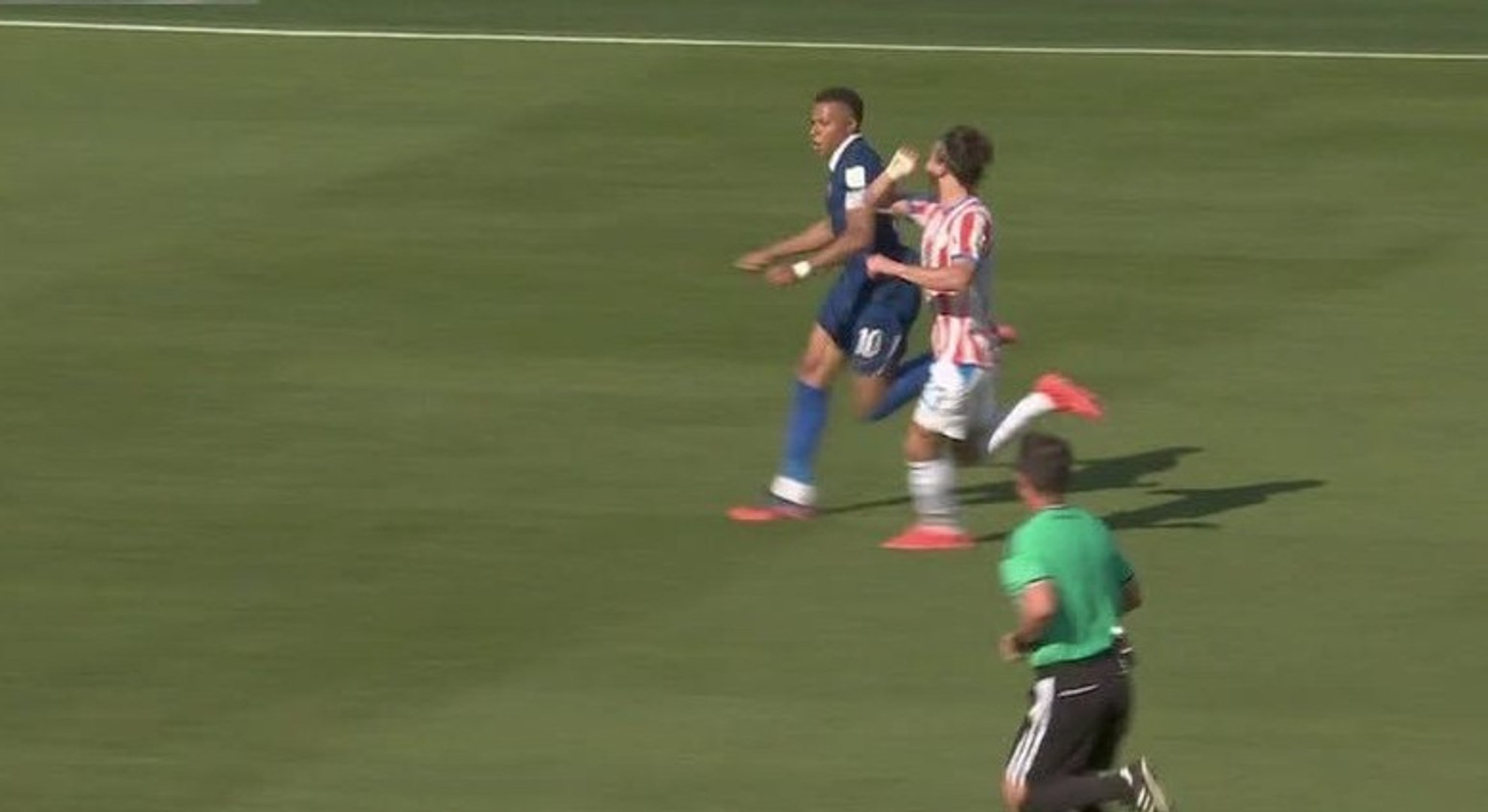 Alfonso Pérez Burrull no ve roja en la acción de Galarza con Mbappé: "Es solo amarilla"