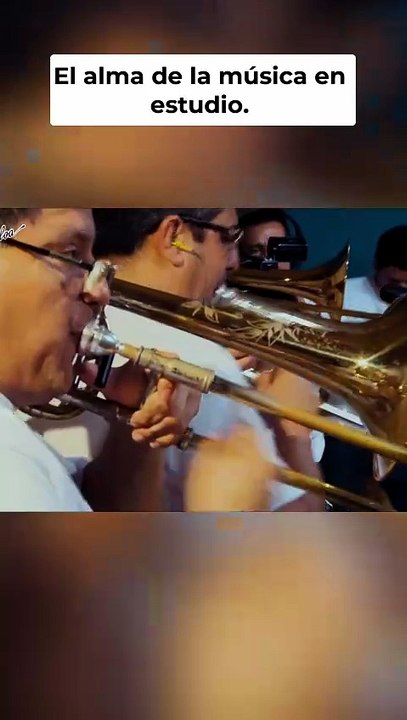 ¡Brass explosivo y voz azul que DOMINARÁN tus oídos!