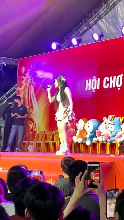 Dương Ái Vy