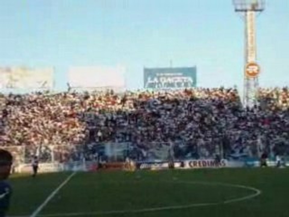 Hinchada Cantando "ElSentimiento es una Pasion"