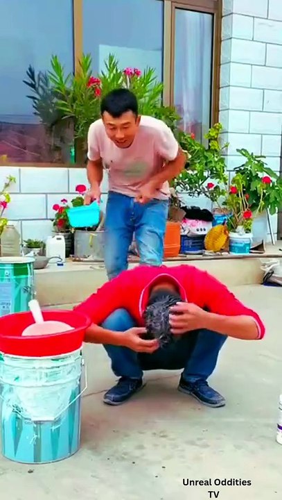 😂 Friend Removes the Bathtub! Epic Soap Prank Ends in a Hilarious Fail 🤣