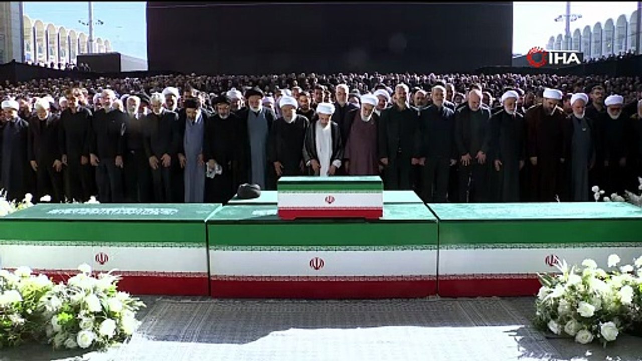 Tahran’da Hamaney’in cenaze namazı kılındı