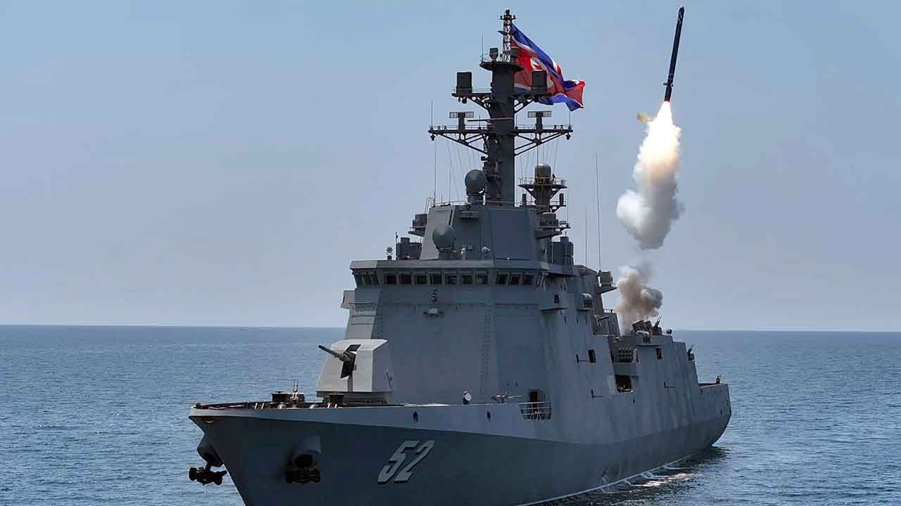 Pohjois-Korea testaa risteilyohjusta hävittäjäalus Kang Konilta