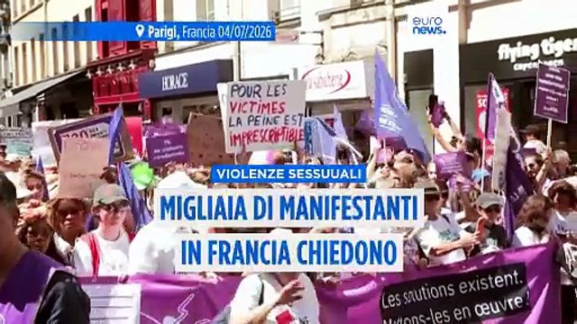 Francia, migliaia in marcia per chiedere una legge contro la violenza sessuale