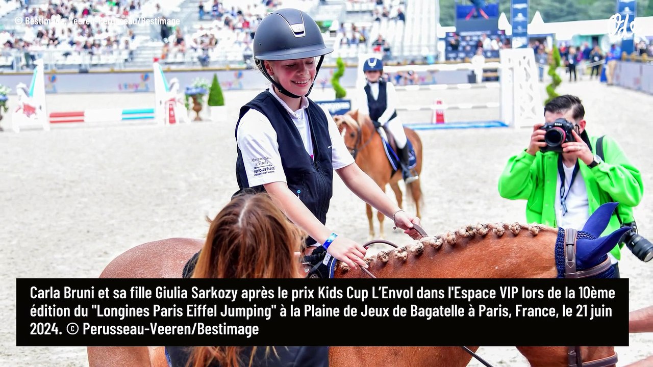 Carla Bruni : Sa fille Giulia épanouie à cheval sur la plage de la ville la plus prisée de France
