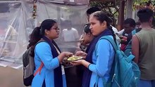 Trying-Breakfast-Platter-in-the-street