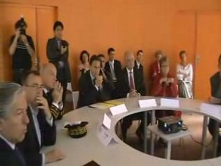 démo biochemics Nadège Piclin à Eric Besson