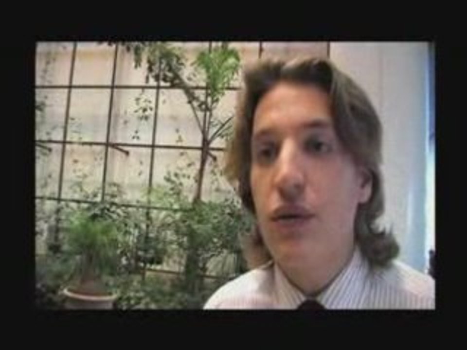 Jean Sarkozy: "L'UMP doit trouver sa place"