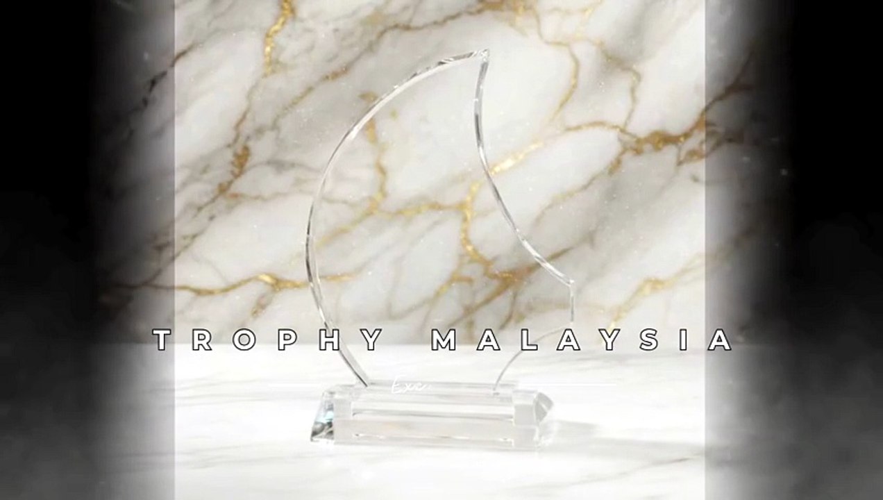 Arc Crystal Plaques at Trophy-World Malaysia | Custom Trophies & Plaques Supplier