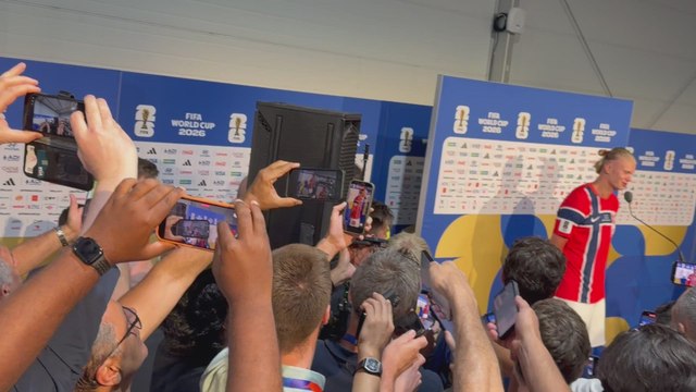 VINICIUS STOPS HAALAND in MIXED ZONE to HUG him after BRAZIL 1-2 NORWAY | WORLD CUP 2026