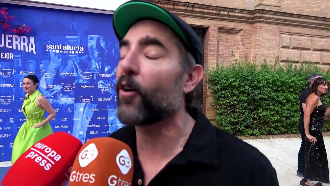 Dani Mateo “Mi chica no conocía Sevilla y nos hemos hecho la turistada de subir la Giralda andando a 43 grados”
