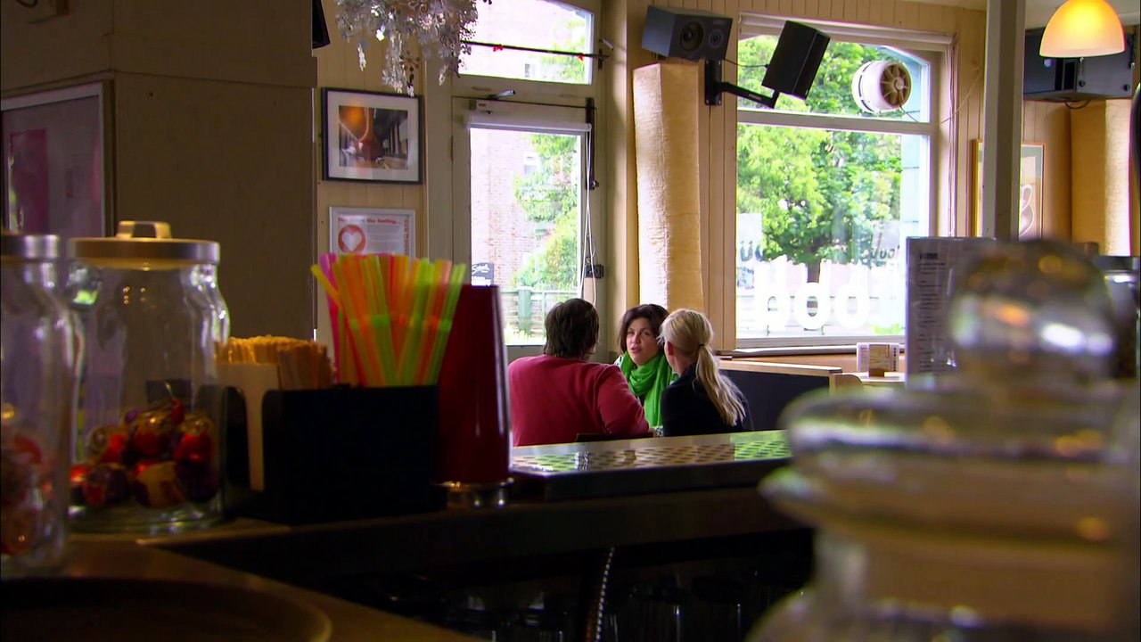 Location Location Location S26E07