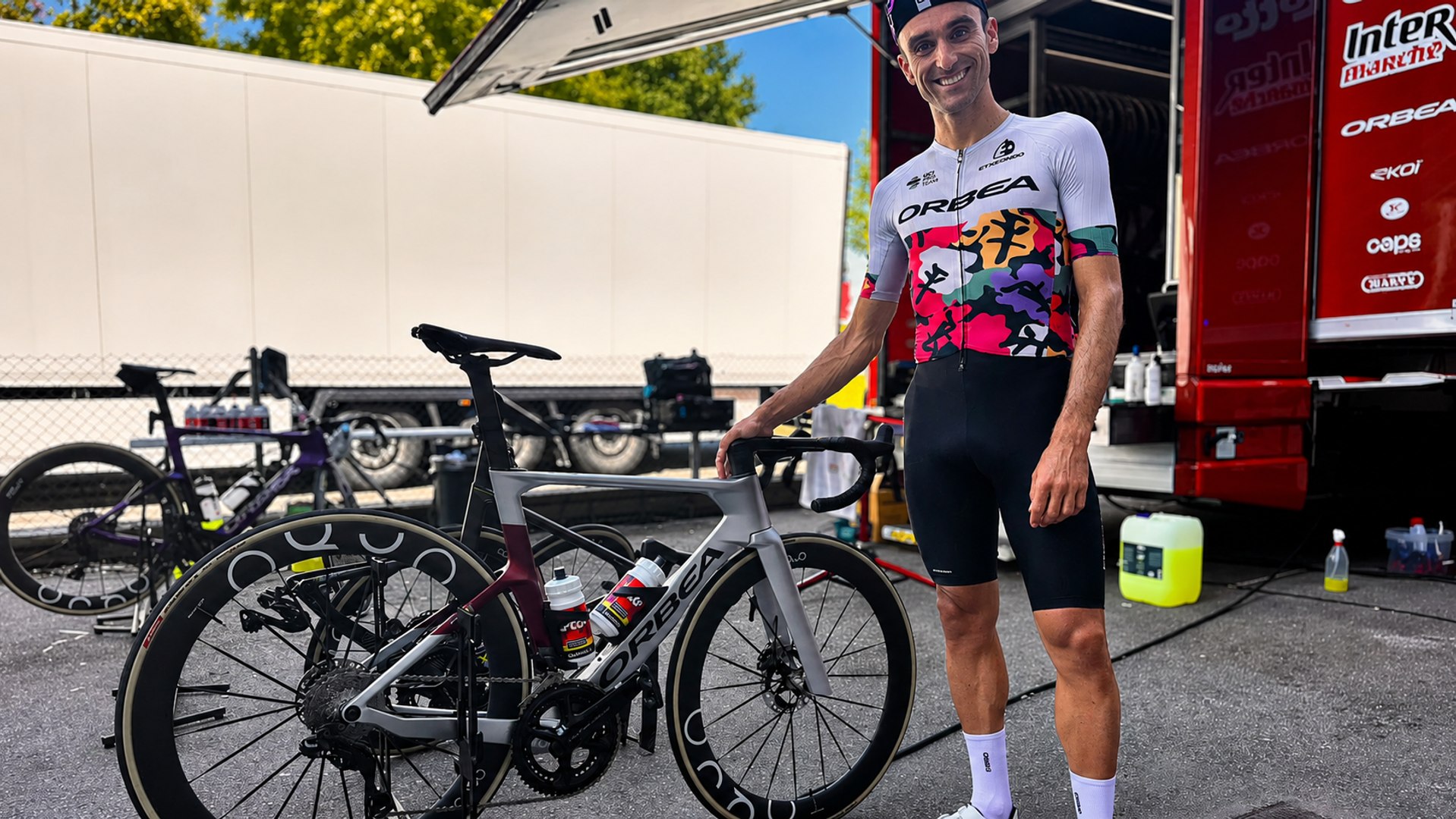 El Tour se sube a un misil español: "Esta arma ha salido de una empresa familiar vasca"