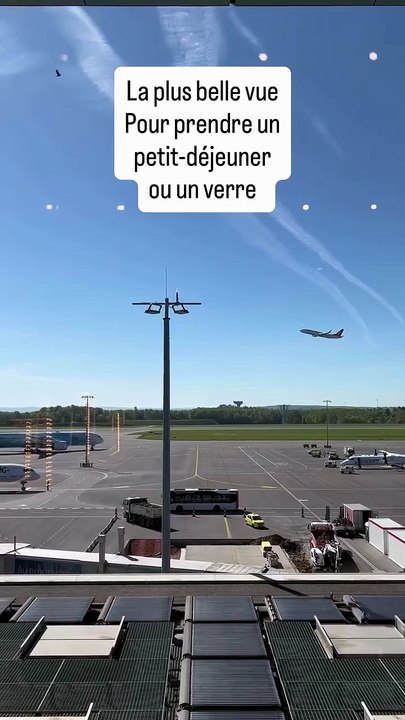 👁️ La plus belle vue pour prendre un petit-déjeuner ou boire un verre #breakfast #viewforview .mp4