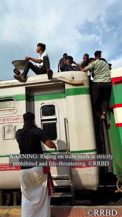 Say NO to train roof climbing! 🚫🚂