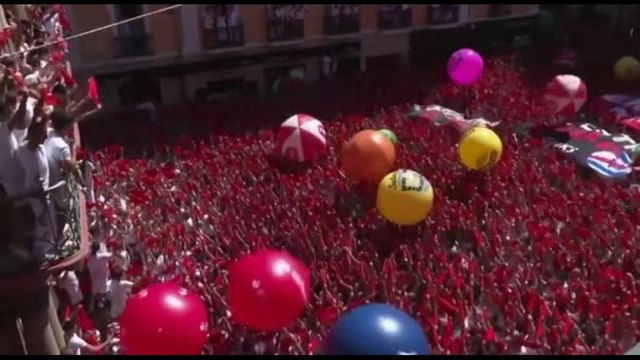 A Pamplona il chupinazo dà il via alla festa di San Firmino