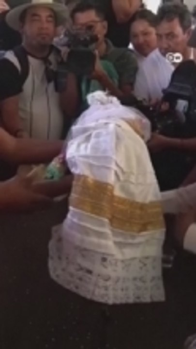لماذا يتزوج عمدة مكسيكي تمساحة كل عام؟