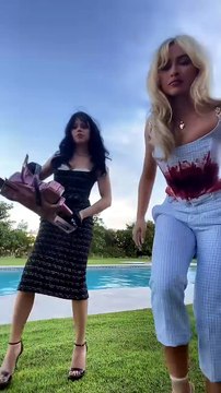 Sabrina Carpenter : le teaser de son clip Taste avec Jenna Ortega