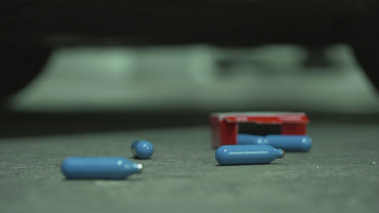 Protoxyde d'azote : une mère alerte sur cette drogue après la disparition de sa fille