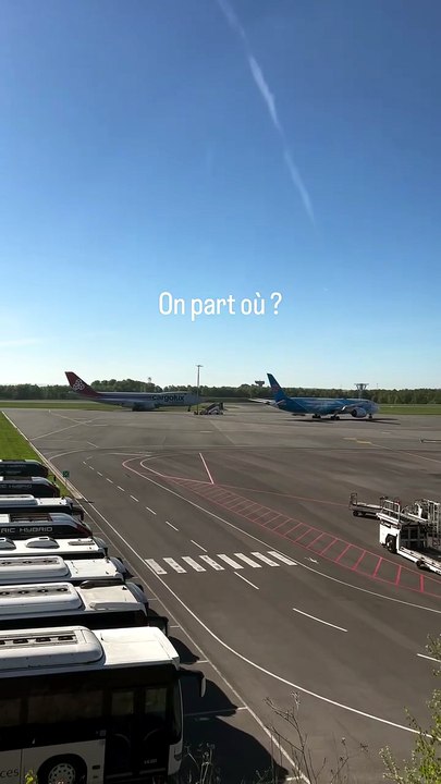 On part où ? 🇱🇺 #travel #voyage #avion.mp4