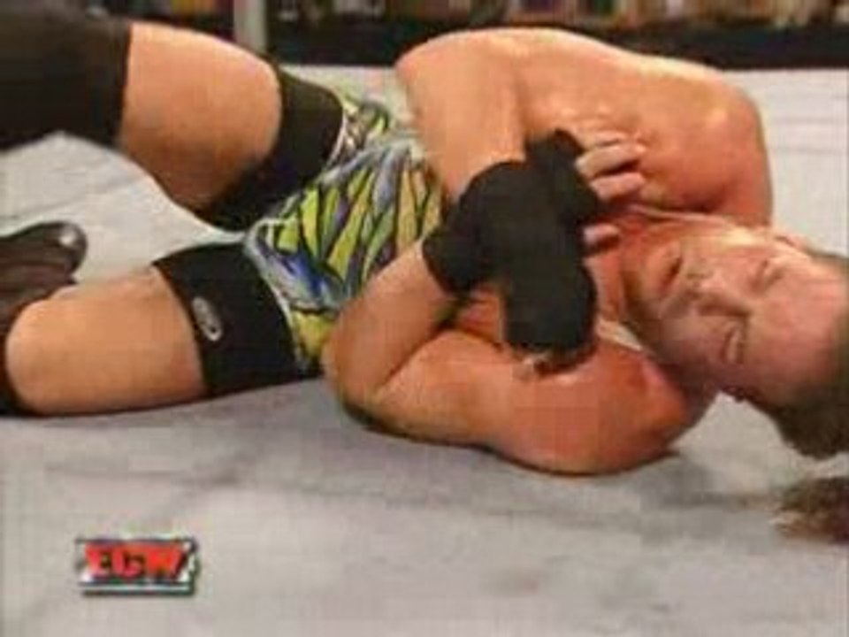 Hardcore Holly vs Rob Van Dam